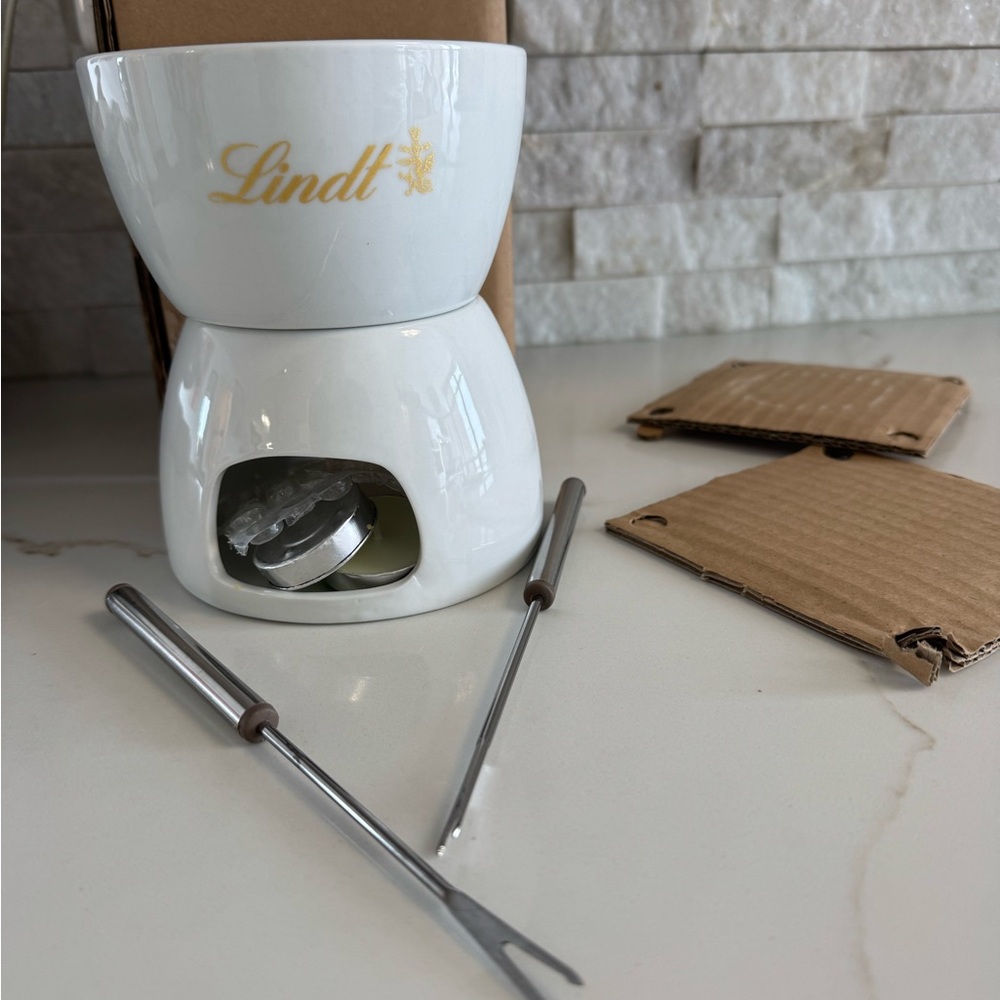 🆕White ceramic fondue Stainless Steel 2 Forks LINDT fondue set brand new in box